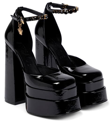 Versace medusa aevitas pumps